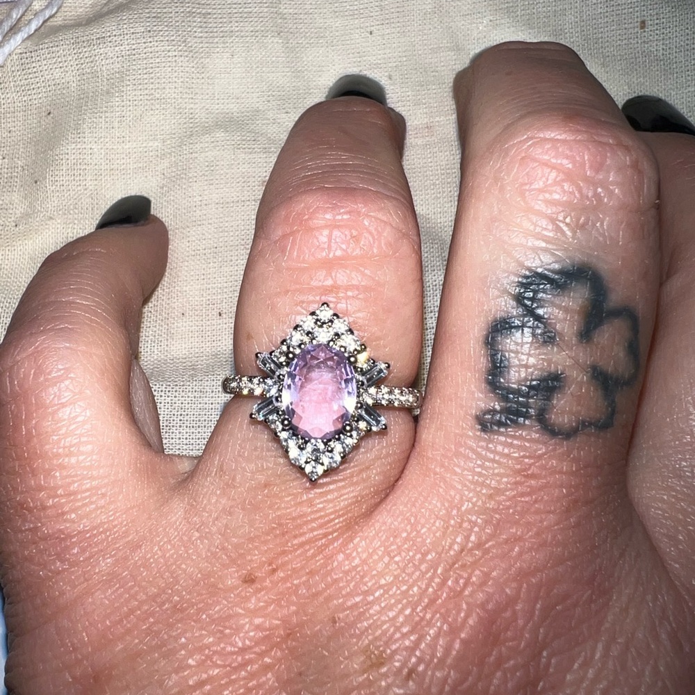 Bomb Party Ring! Flirting with sparkle amethyst stone